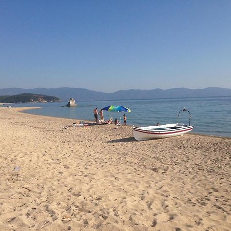 Ikidiki Beach Villa Ierissos Exteriör bild