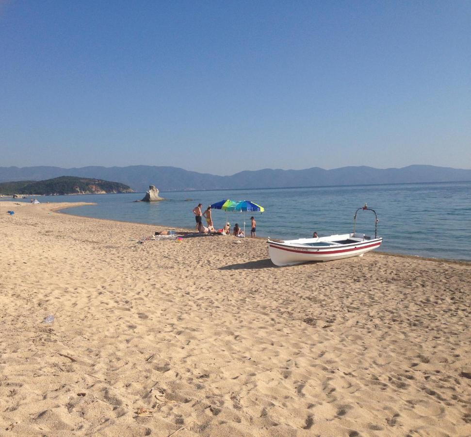 Ikidiki Beach Villa Ierissos Exteriör bild