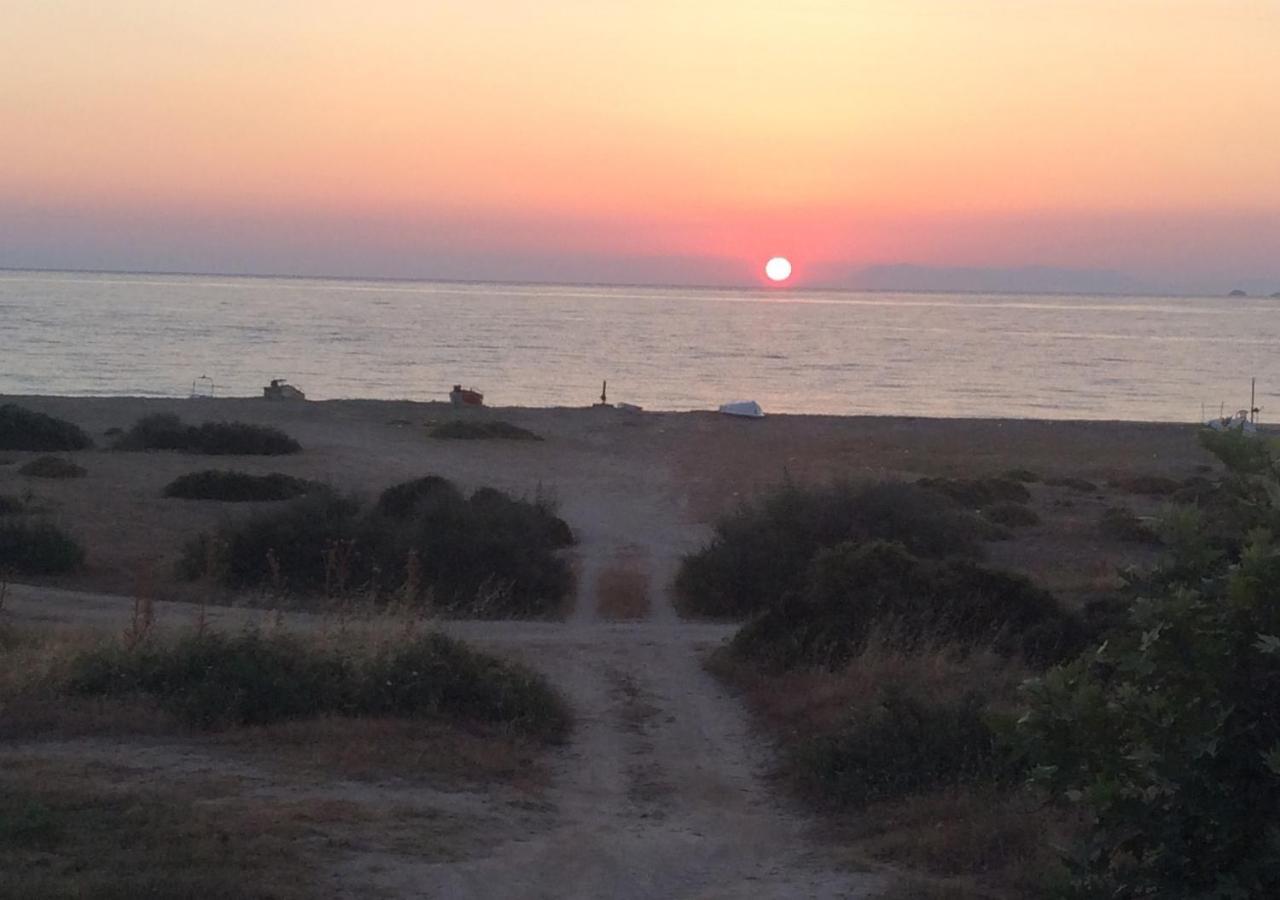 Ikidiki Beach Villa Ierissos Exteriör bild
